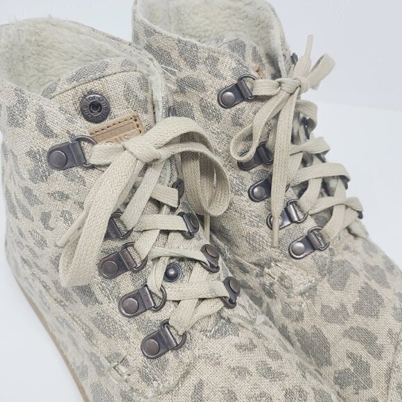 Toms | Women's Animal Print Front Lace Up Booties (Size 11) - Picture 7 of 16